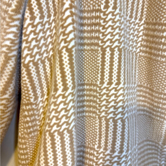 π₯SALE PRICEπ₯ Elie Tahari Faux Fur Double Breasted Coat Camel & White Large NWT - Picture 2 of 12